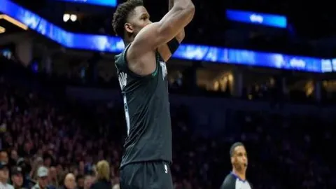 王楚钦与梁靖崑新加坡大满贯男单16强携手晋级